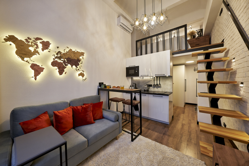 Уютная студия с дизайнерским ремонтом