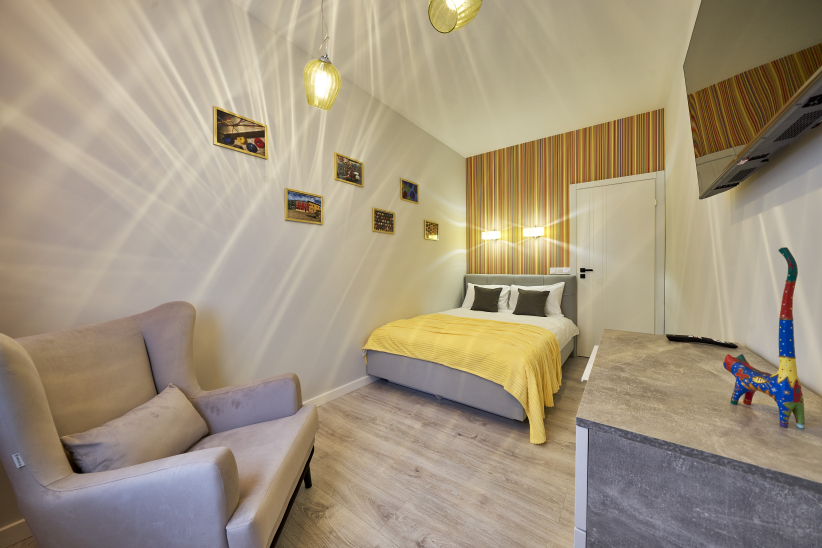 Яркая двухкомнатная квартира у Храма Христа спасителя