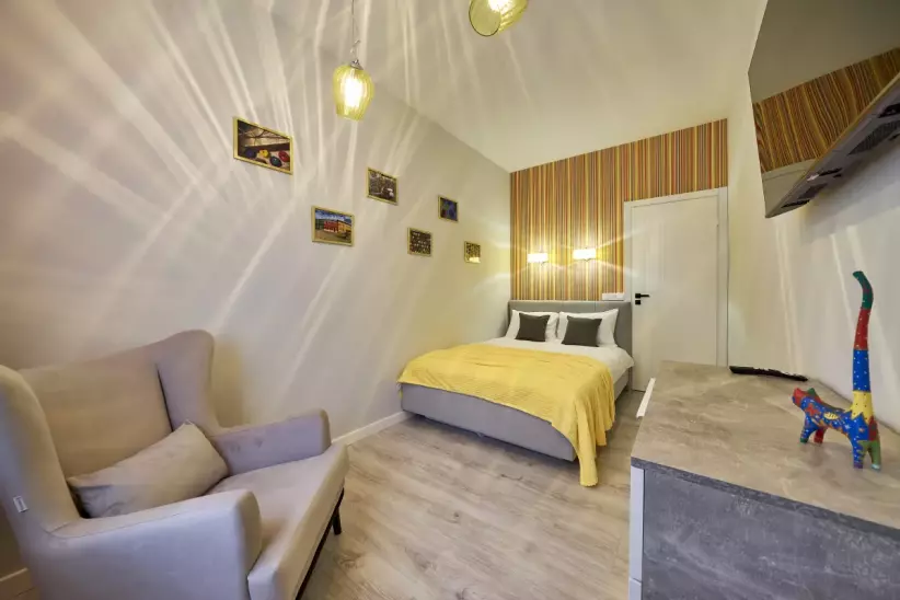 Яркая двухкомнатная квартира у Храма Христа спасителя